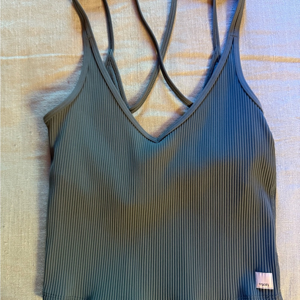 Set of 2! Vuori Rib Crop Tank M - Picture 3 of 7